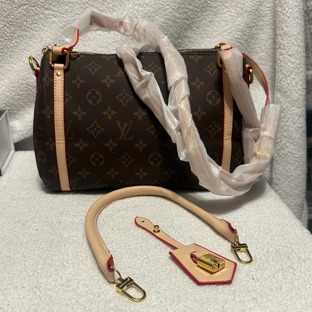 New Fashion Inspired Item (BAG)
#36